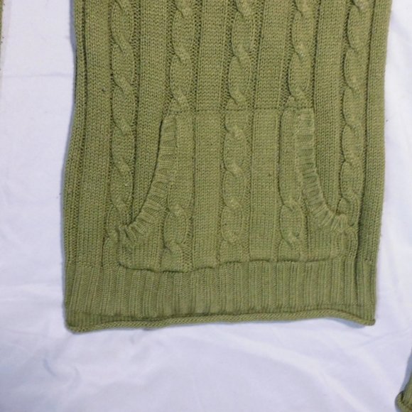 Refuge Green Sweater - Picture 2 of 5